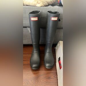 Hunter rain boots women US 7 size